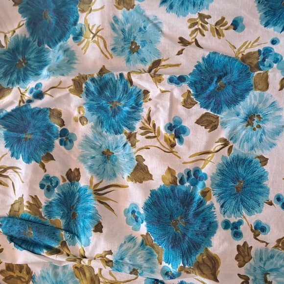 Floral Half Apron - Picture 2 of 7